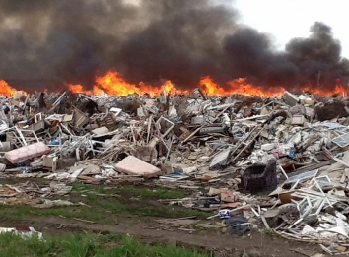 На Сумщині вогнеборці ліквідували загоряння сміття на відкритій території фото