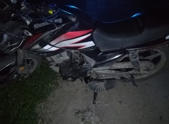 На Сумщині поліцейські розслідують причини ДТП, у якій травмувався мотоцикліст  фото