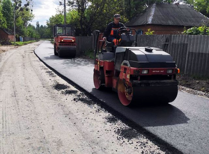 В Охтирському районі на Сумщині ремонтують дорогу фото