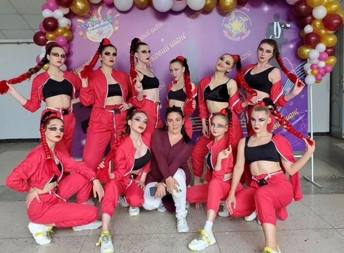 Танцювальний колектив СумДУ здобув перемогу на творчому фестивалі фото