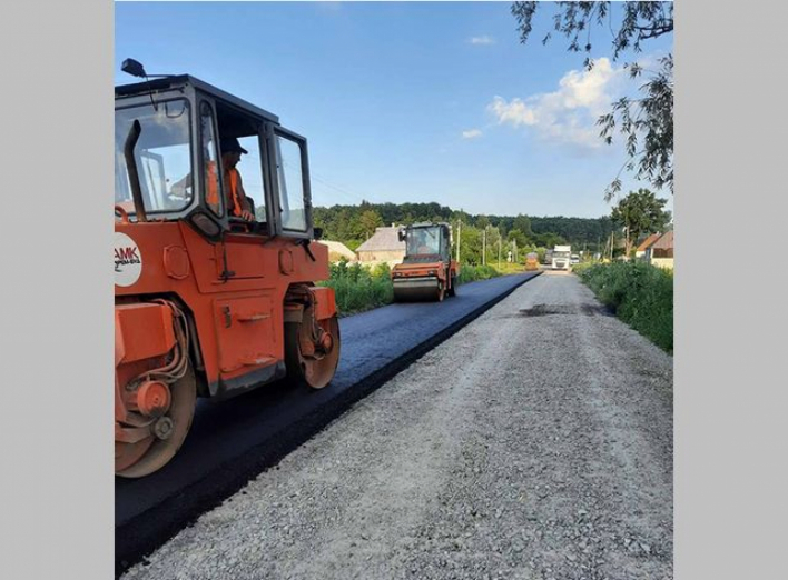  На Сумщині триває ремонт доріг місцевого значення фото