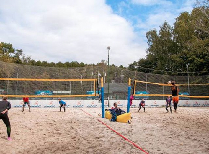 СумДУ оголосив тендер на будівництво кортів для пляжного волейболу фото
