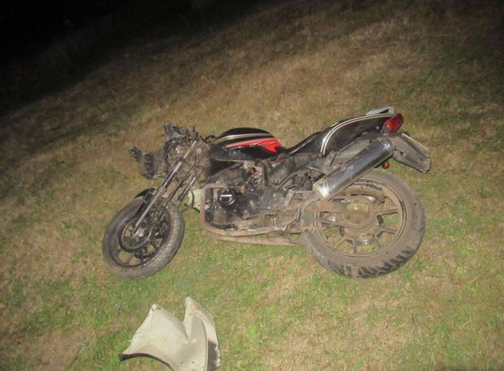 Поліцейські Сумщини з’ясовують причини та обставини ДТП, в якій тяжко травмувався мотоцикліст фото