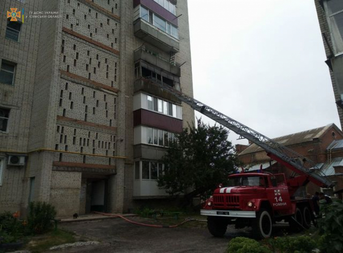 На Сумщині вогнеборці ліквідували загоряння квартири фото