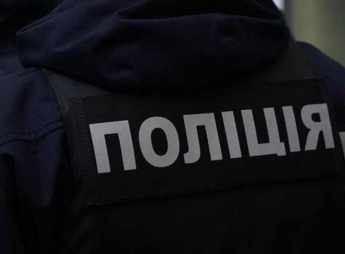 На Сумщині поліцейські розшукують аферистку, яка видурила у чоловіка 30 тисяч гривень фото