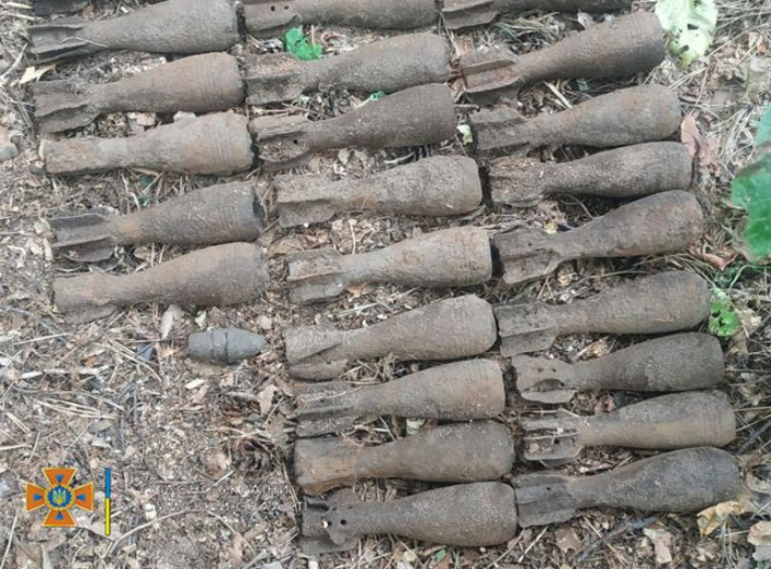 На Сумщині упродовж доби знешкоджено 2 застарілих боєприпаси, ще 27 виявлено фото