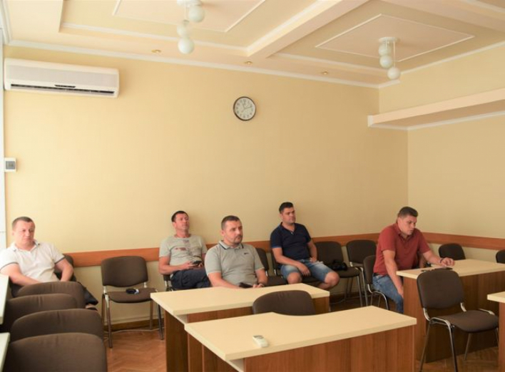 У Сумах представники міської влади провели чергові загальні збори з перевізниками фото