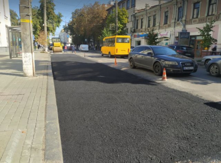 У Сумах відремонтували аварійну ділянку дороги на вул. Петропавлівська фото
