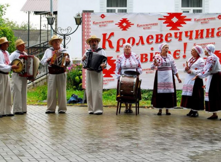 На Сумщині відбувся міжнародний літературно-мистецький фестиваль «Кролевецькі рушники» фото