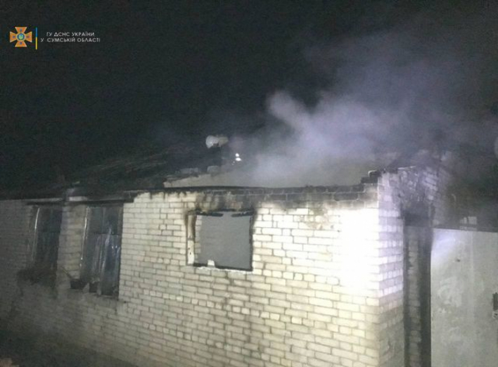На Сумщині 22 вересня вогнеборці ліквідували загоряння житлового будинку фото