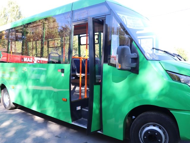 У Сумах на одному з маршрутів обкатували нову модель автобуса фото