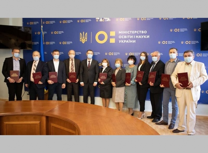 Науковці СумДУ отримали дипломи лауреатів Премії Кабміну  фото