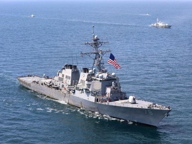 Есмінець США відправляється в Чорне море фото