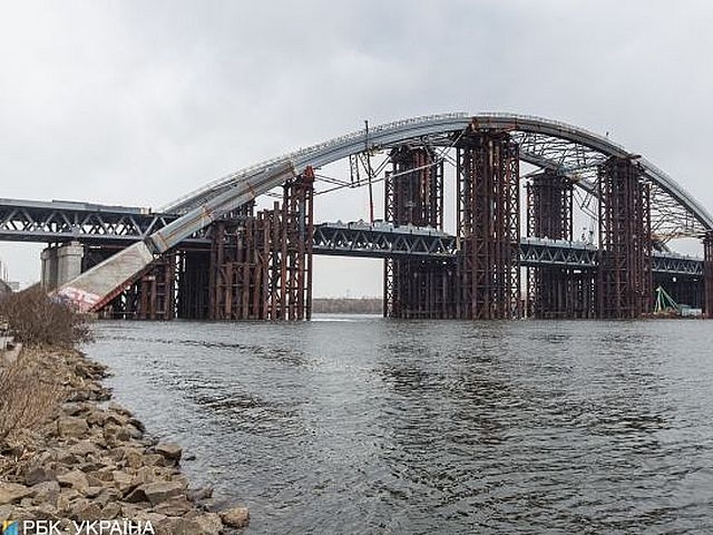 На будівництві мосту в Києві намагалися розікрасти 3 млрд  фото