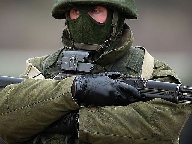 Російські військові перед Черніговом зливають власне пальне