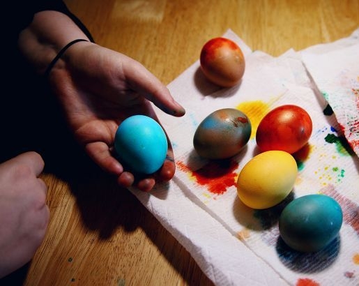 Фарбуємо яйця до Великодня: найоригінальніші способи фото