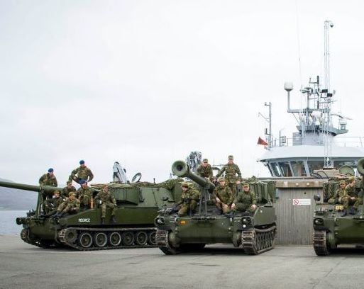 Норвегія відправить в Україну 155-мм гусеничні гаубиці