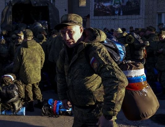 У РФ заявили про завершення перекидання військ на лівий берег фото