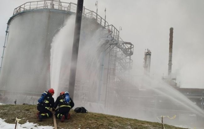 У Білорусі спалахнув завод "Нафтан"