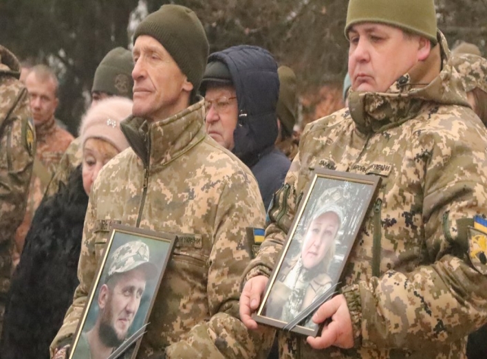 Бойових медиків поховали на Алеї Слави в Охтирці фото