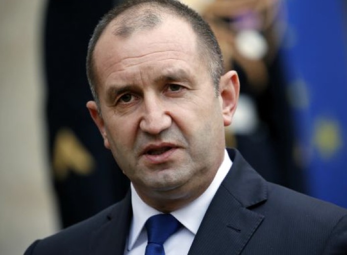 Президент Болгарії наклав вето на надання Україні бронетехніки